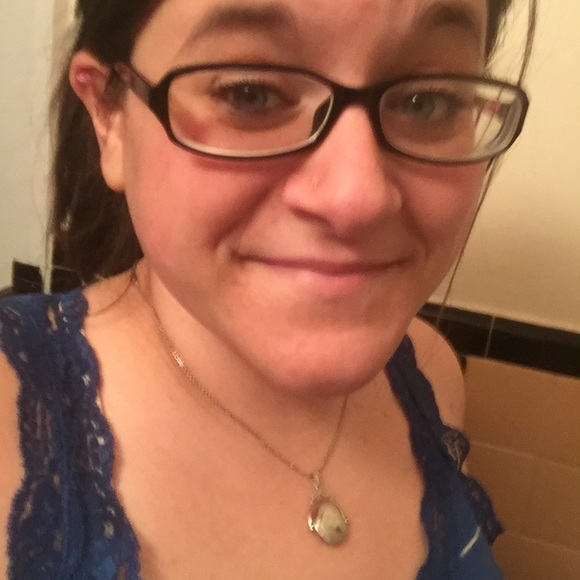 Meet your Posher, Carolanne - Picture 1 of 4